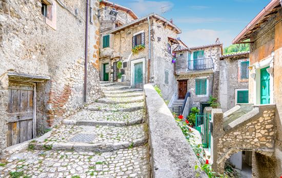 Artena Artena Stefano_Valeri - Shutterstock.com 