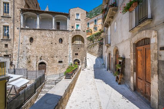 Pacentro Pacentro Stefano_Valeri - Shutterstock.com 