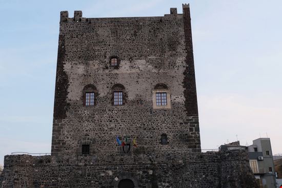 Castello Normanno Castello Normanno yournameonstones / Shutterstock.com 
