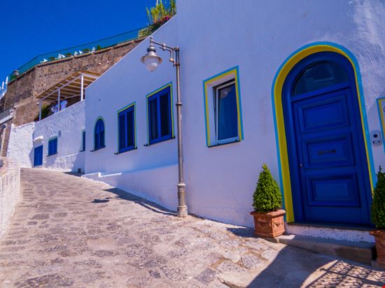 Sant'Angelo Il borgo di Ischia Diego Fiore / Shutterstock.com 