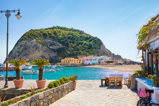 Sant'Angelo Il borgo di Ischia IgorZh - Shutterstock.com 