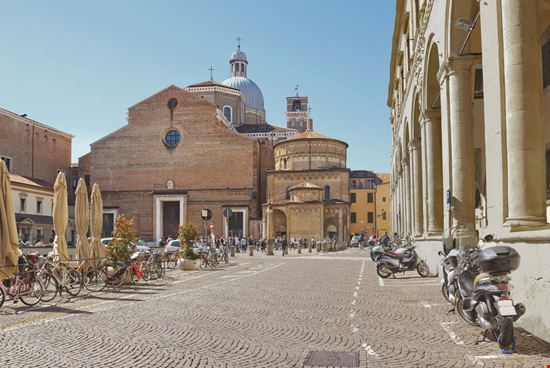 Padova Padova Walencienne - Shutterstock.com 