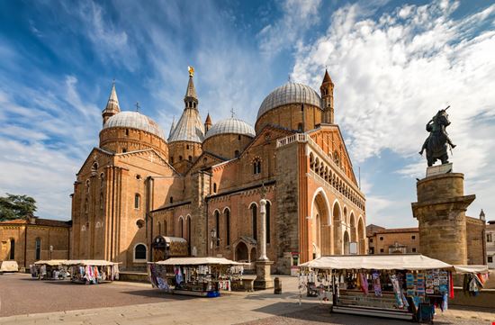 Padova Basilica di Sant'Antonio Sven Hansche - Shutterstock.com 