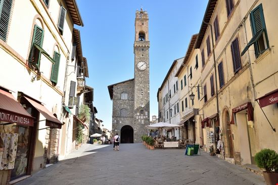 Montalcino Montalcino Mario Troiani / Shutterstock.com 