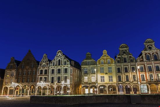 Arras Arras prosiaczeq - Shutterstock.com 