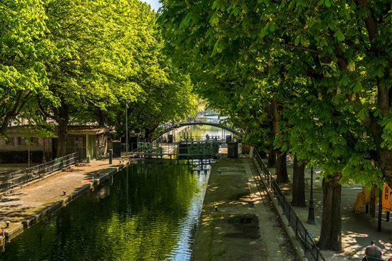 Canal Saint-Martin Canal Saint-Martin Antoine2K - Shutterstock.com 
