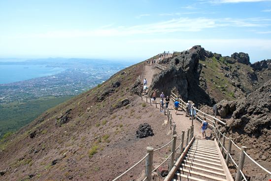 Vesuvius Naples Paolo Bona / Shutterstock.com 
