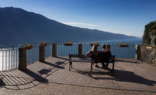 Tremosine Terrazza del Brivido Mauro Pezzotta - Shutterstock.com 