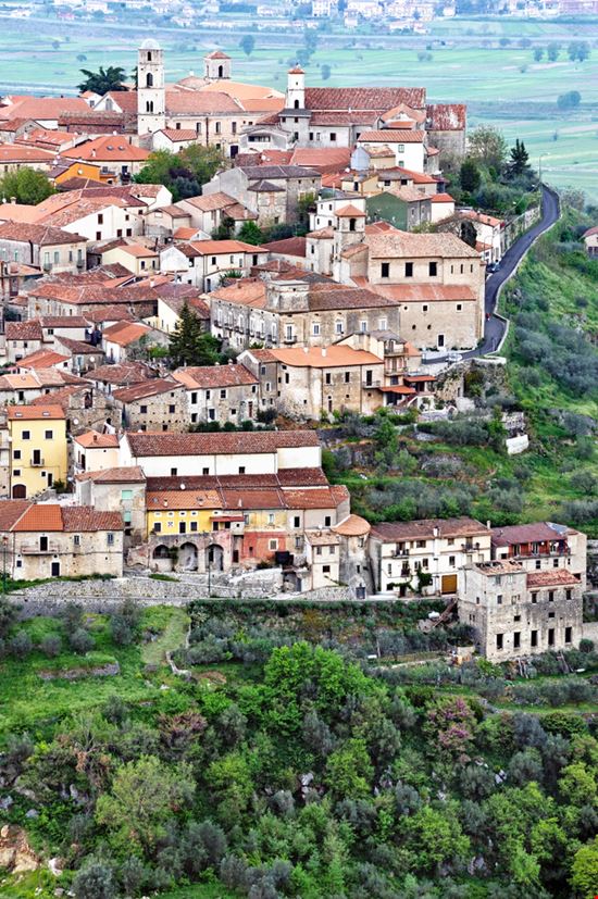 Teggiano Teggiano Dionisio iemma - Shutterstock.com 