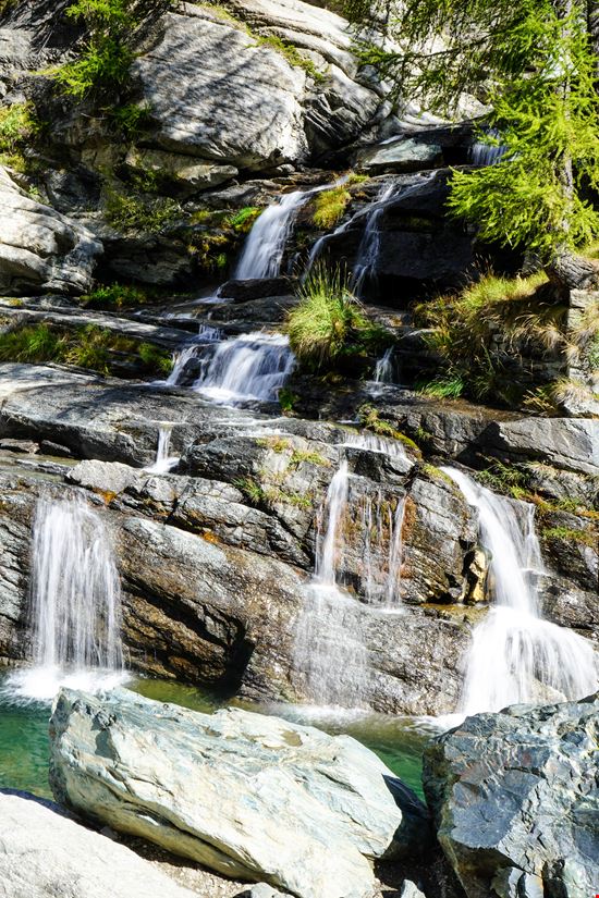 Cascate di Lillaz Le cascate da cartolina del Gran Paradiso stock.adobe.com 