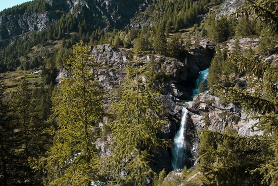 Cascate di Lillaz Le cascate da cartolina del Gran Paradiso stock.adobe.com 
