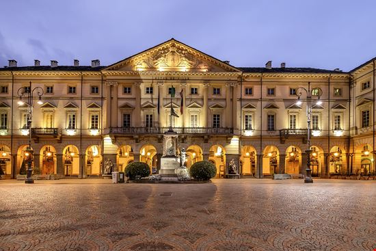 Aosta Piazza Chanoux stock.adobe.com 
