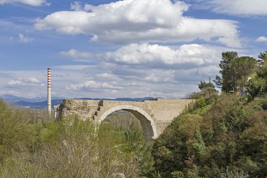 Ponte di Augusto Ponte di Augusto Eder - Shutterstock.com 