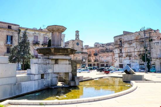 Taranto La città dai due mari stock.adobe.com 