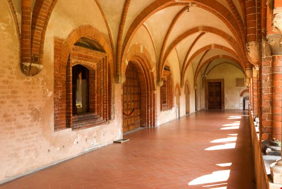 Abbazia di Chiaravalle Abbazia di Chiaravalle domenicosalice - Istockphoto.com 