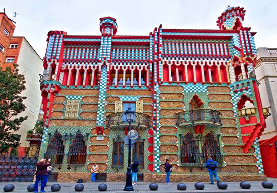 Barcellona Casa Vicens Marco Fine / Shutterstock.com 