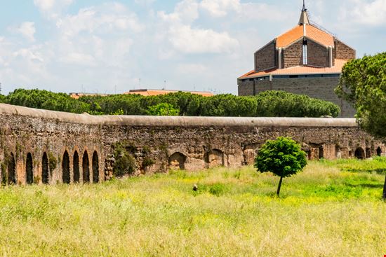 Roma Parco degli Acquedotti Shutterstock.com 