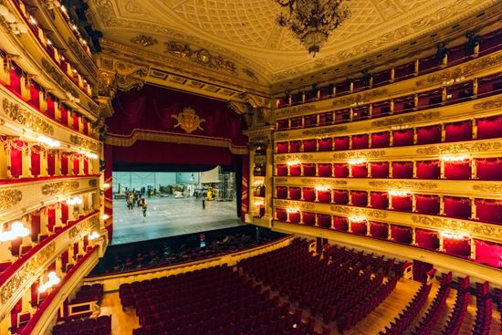 Teatro alla Scala Teatro alla Scala posztos / Shutterstock.com 