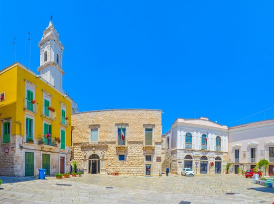 Molfetta Molfetta trabantos - Shutterstock.com 