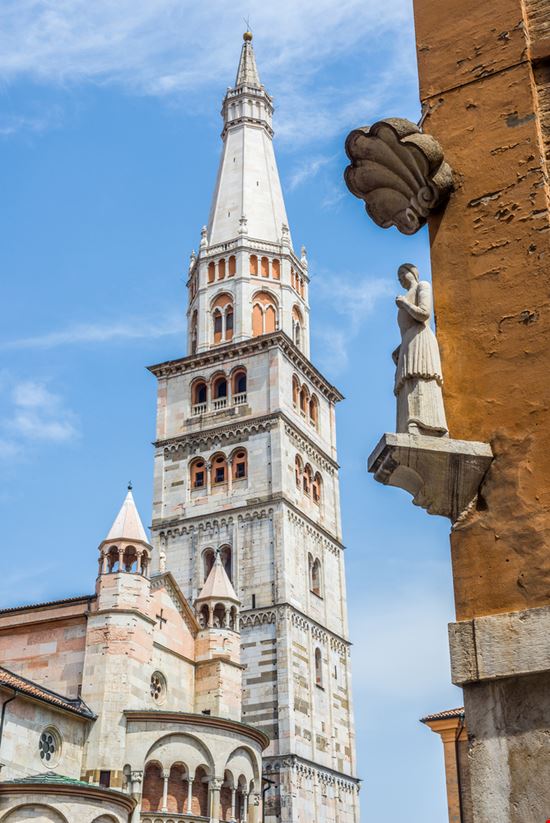 Torre Ghirlandina Torre Ghirlandina Alvaro German Vilela - Shutterstock.com 
