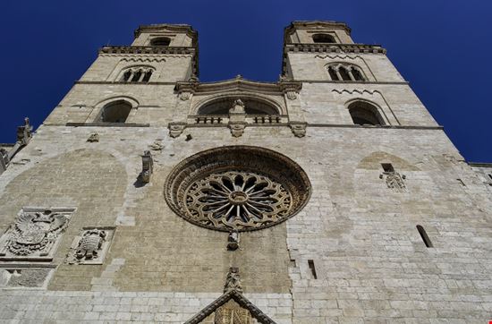 Cattedrale di Santa Maria Assunta Cattedrale di Santa Maria Assunta LIeLO - Shutterstock.com 