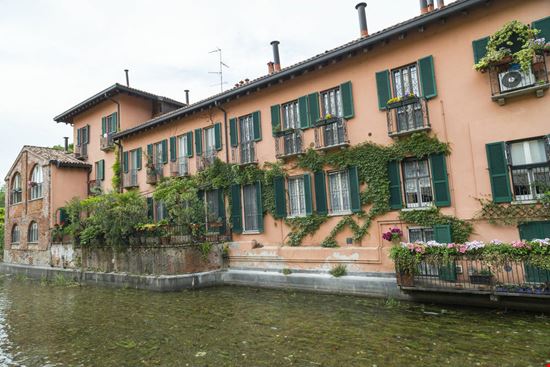 Naviglio Martesana Naviglio Martesana Claudio Giovanni Colombo - Shutterstock.com 