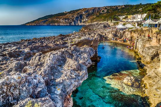 Marina Serra Marina Serra GoneWithTheWind - Shutterstock.com 