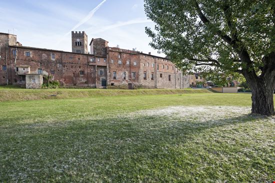 Altopascio Altopascio zummolo - Shutterstock.com 
