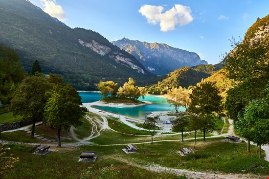 Lago di Tenno Lago di Tenno Danny Iacob - Shutterstock.com 