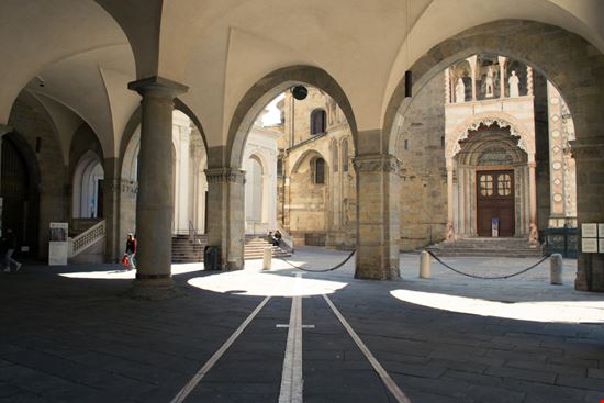 Bergamo La meridiana Eug Png - Shutterstock.com 