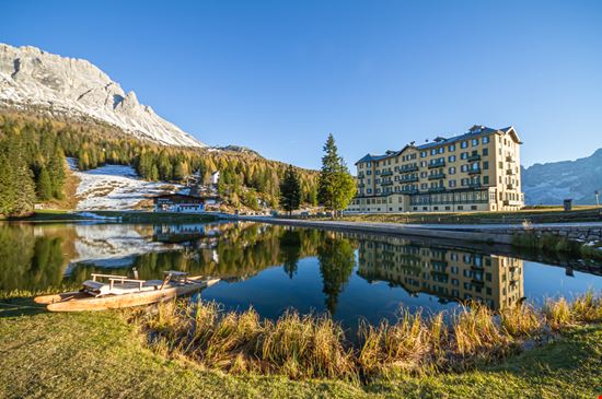 Lago di Misurina Scorci del lago Taljat David / Shutterstock.com 