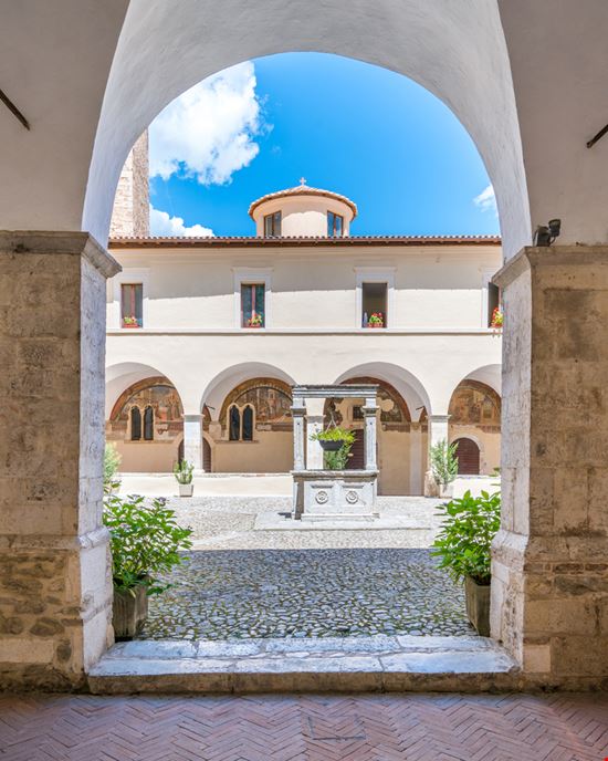 Chiostro di San Francesco Tesori di Tagliacozzo Stefano_Valeri / Shutterstock.com 