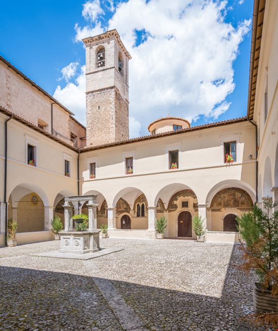 Chiostro di San Francesco Tesori di Tagliacozzo Stefano_Valeri / Shutterstock.com 