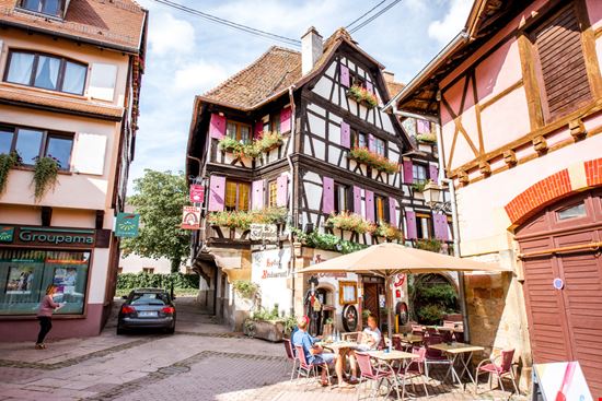 Obernai Obernai RossHelen / Shutterstock.com 