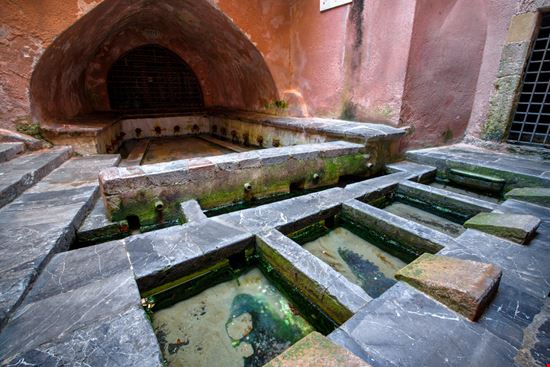 Cefalù Lavatoio Medievale Serge Yatunin - Shutterstock.com 