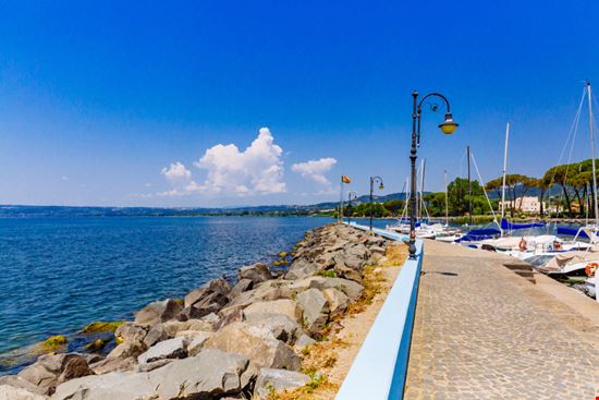 Bolsena Il Lago Mark Zhu - Shutterstock.com 