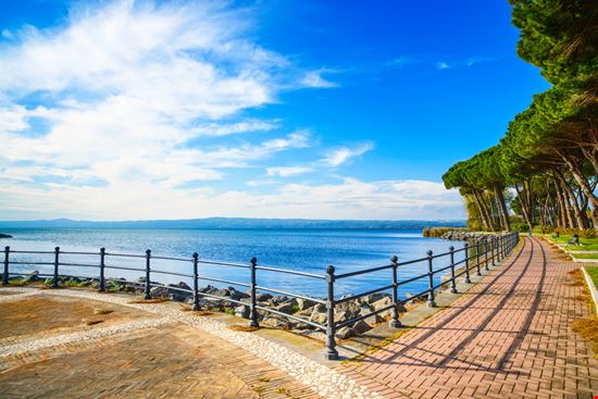 Bolsena Il Lago StevanZZ - Shutterstock.com 
