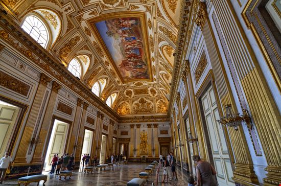 Caserta Palazzo Reale di Caserta Massimo Parisi / Shutterstock.com 