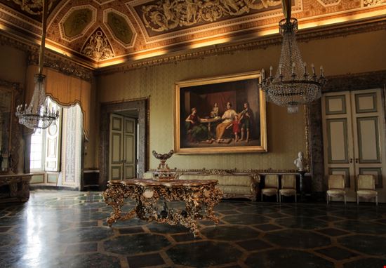 Caserta Palazzo Reale di Caserta Beverly Pritzi / Shutterstock.com 