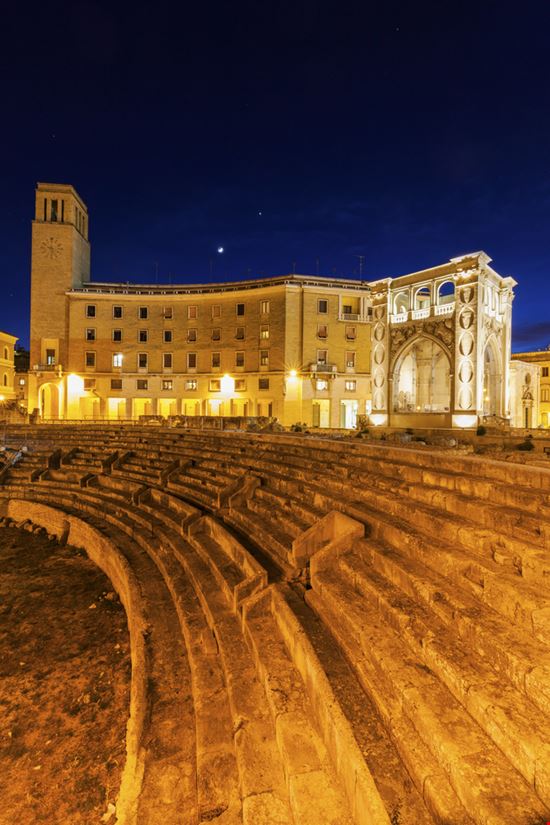 Anfiteatro romano  Anfiteatro romano  Henryk Sadura - Shutterstock.com 