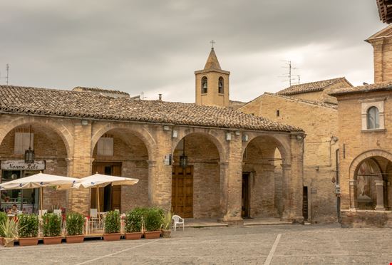 Offida Offida lorenza62 / Shutterstock.com 