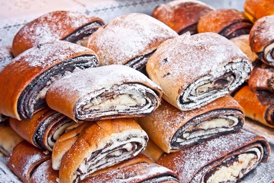 Piatti tipici Piatti tipici LaraMaroon - Istockphoto.com 