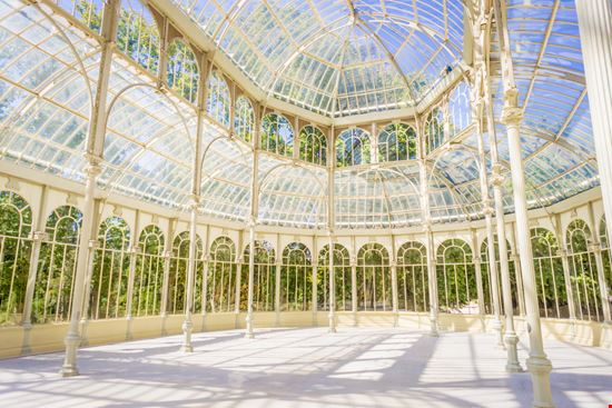 Palacio de Cristal Palacio de Cristal LucVi - Shutterstock.com 