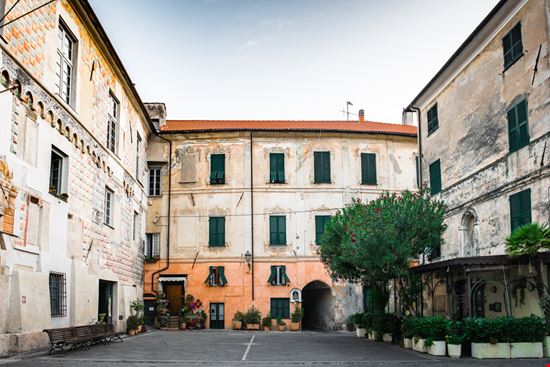 Finalborgo Finalborgo maudanros - Shutterstock.com 