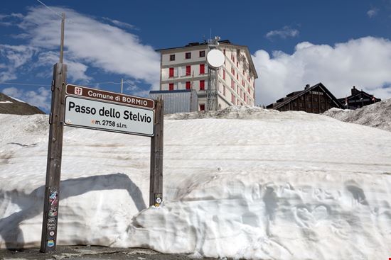 Passo dello Stelvio Il re dei passi di montagna stock.adobe.com 