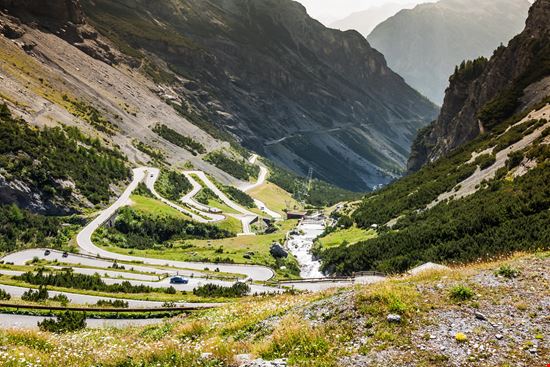 Passo dello Stelvio Il re dei passi di montagna stock.adobe.com 