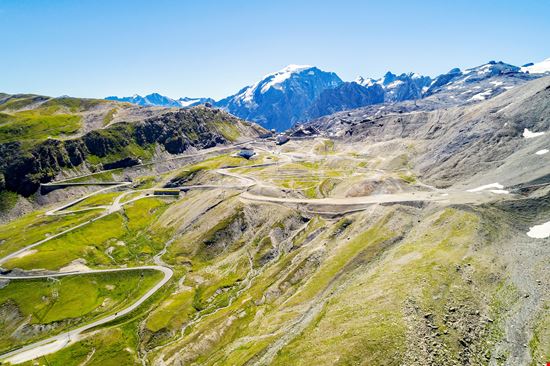 Passo dello Stelvio Il re dei passi di montagna stock.adobe.com 
