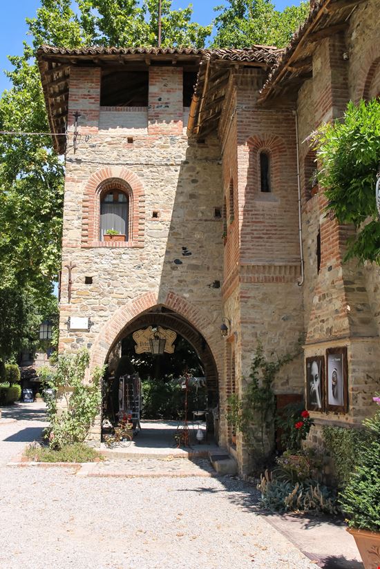 Grazzano Visconti Grazzano Visconti NickNick_ko - Istockphoto.com 