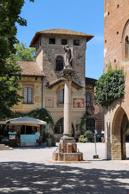 Grazzano Visconti Grazzano Visconti NickNick_ko - Istockphoto.com 
