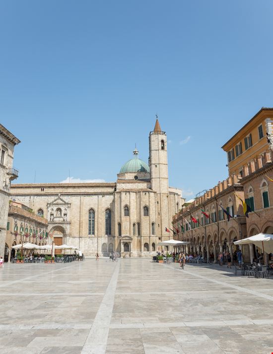 Ascoli Piceno Ascoli Piceno @Vincenzo De Bernardo/Shutterstock.com/solo uso editoriale 